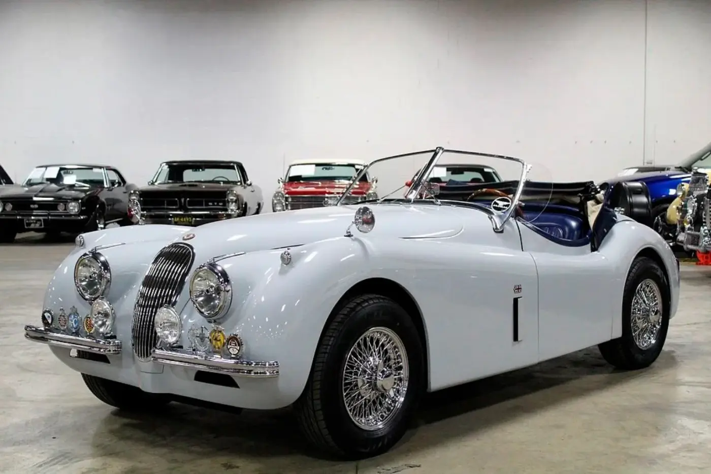 1952 Jaguar XK120 — photograph 1 of 10