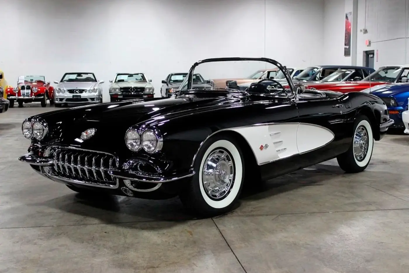 1959 Chevrolet Corvette — photograph 1 of 10