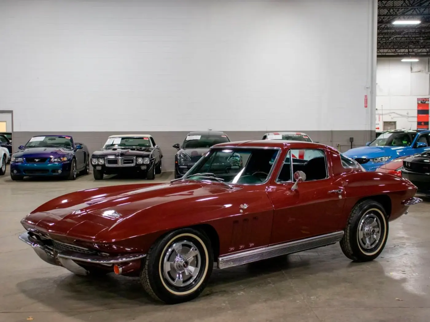 1966 Chevrolet Corvette — photograph 1 of 10