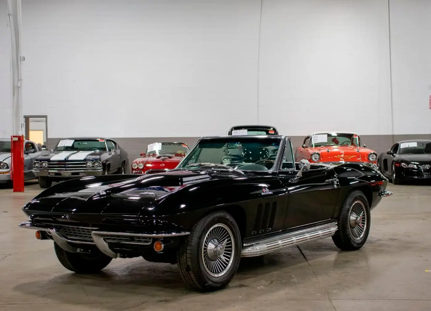 1966 Chevrolet Corvette — photograph 1 of 10